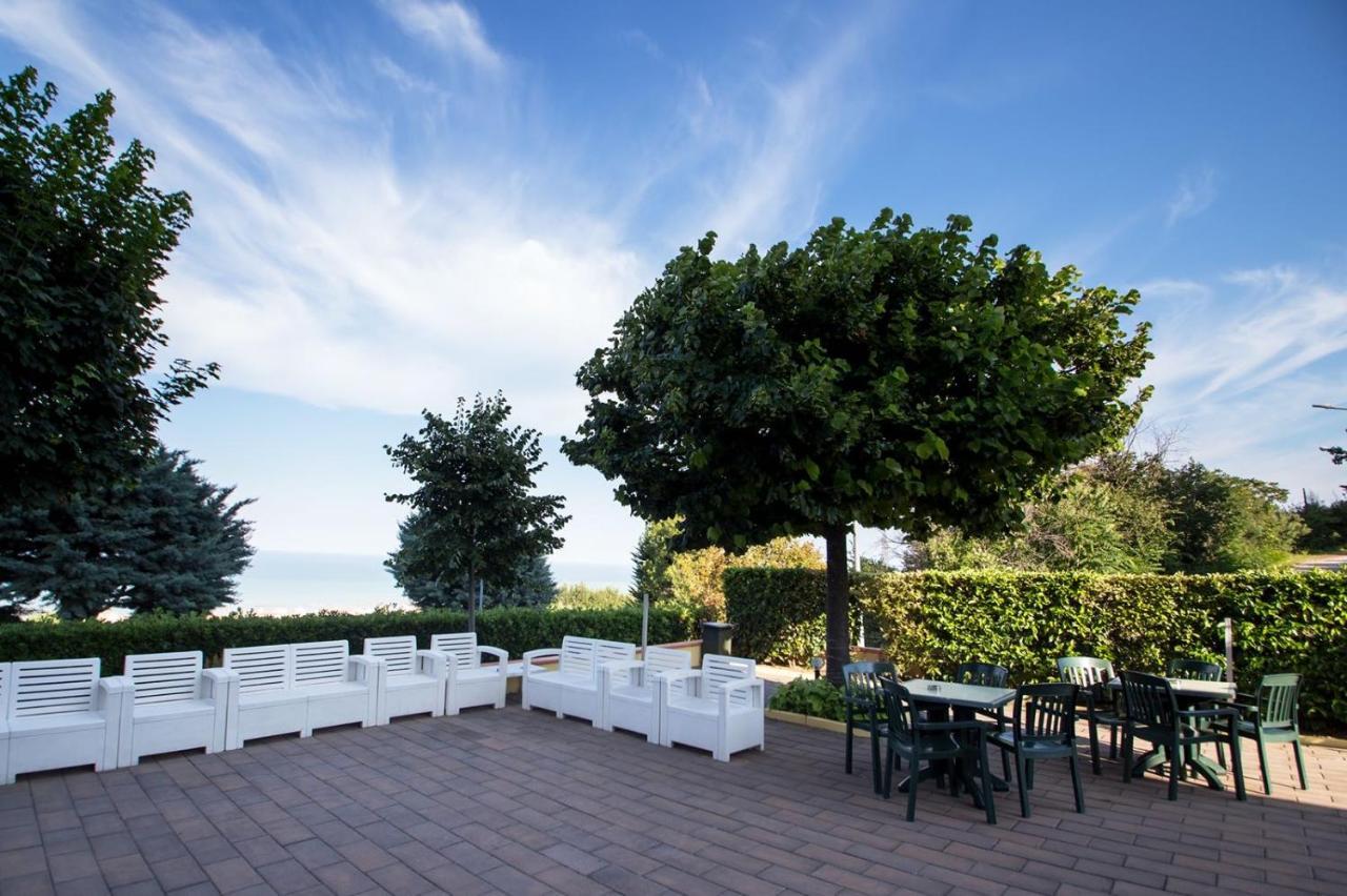 Hotel Bellavista Porto San Giorgio Exteriör bild