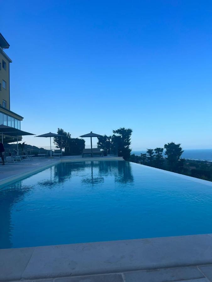 Hotel Bellavista Porto San Giorgio Exteriör bild